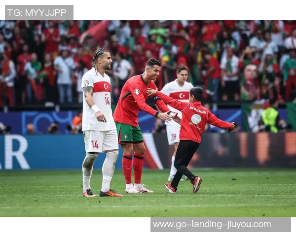 葡萄牙与荷兰激战正酣精彩对决引发球迷热议与期待